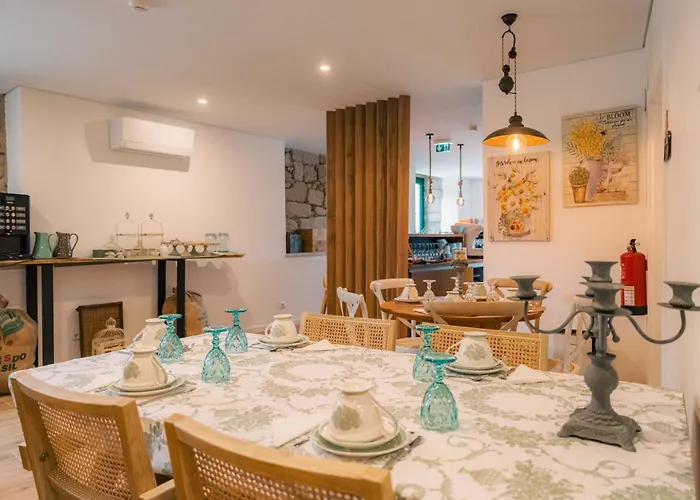 Aquenio Do Ourico 酒店